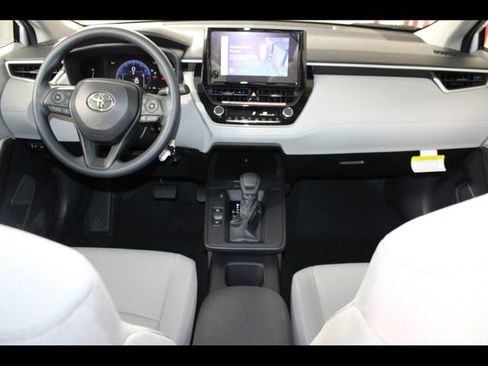 Used 2026 Toyota Corolla Cross L AWD/4WD image 17