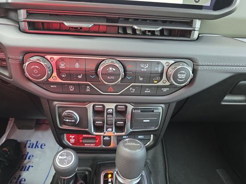 New 2026 Jeep Gladiator Mojave image 25