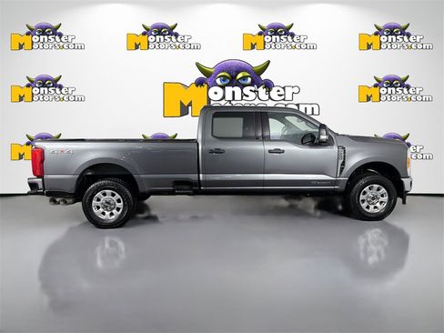Used 2023 Ford F250 XLT image 4
