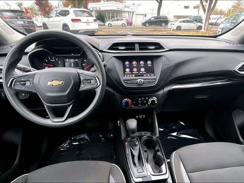 Used 2022 Chevrolet TrailBlazer LT w/ Driver Confidence Package image 15