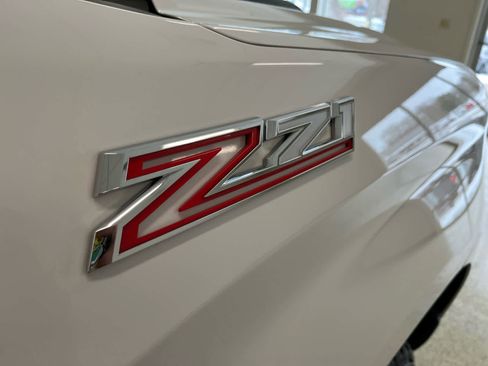 Used 2022 Chevrolet Silverado 1500 LT Trail Boss w/ LT Trail Boss Premium Package image 12