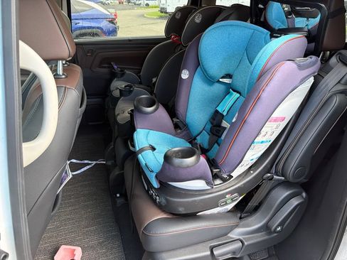 Used 2025 Honda Odyssey Elite image 11