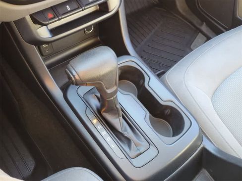 Used 2017 GMC Canyon 2WD Crew Cab w/ Convenience Package image 18