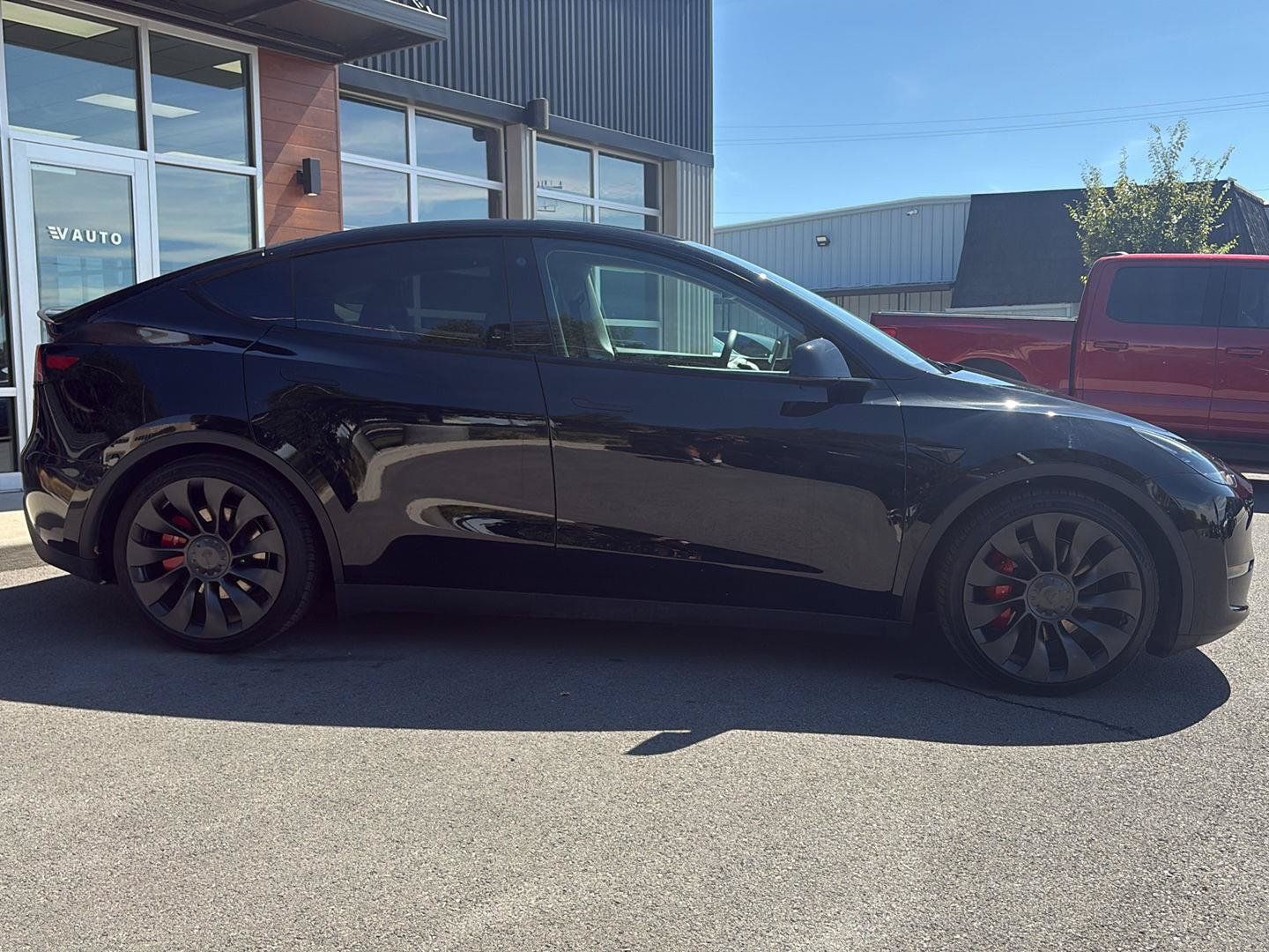 Used 2023 Tesla Model Y Performance AWD/4WD image 9