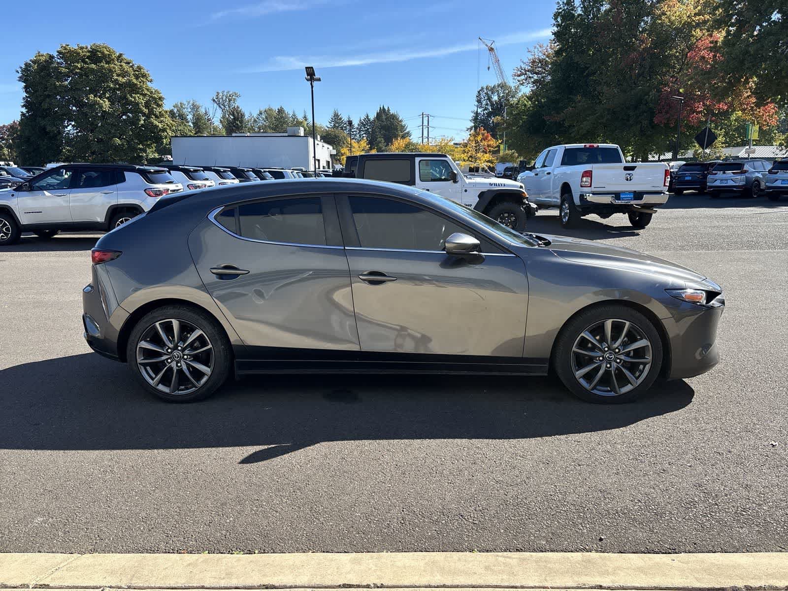 Used 2019 MAZDA MAZDA3 Hatchback w/ Preferred Package FWD image 5