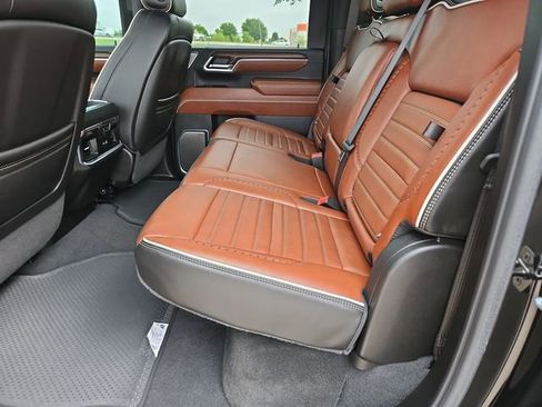 Used 2024 GMC Sierra 2500 Denali Ultimate w/ Max Trailering Package AWD/4WD image 19