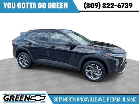 Used 2024 Chevrolet Trax LT w/ Driver Confidence Package FWD image 1