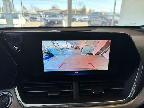 Certified 2025 Chevrolet Trax LT w/ LT Convenience Package image 23