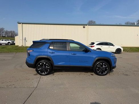 Used 2025 Chevrolet Equinox RS w/ Convenience Package III image 2