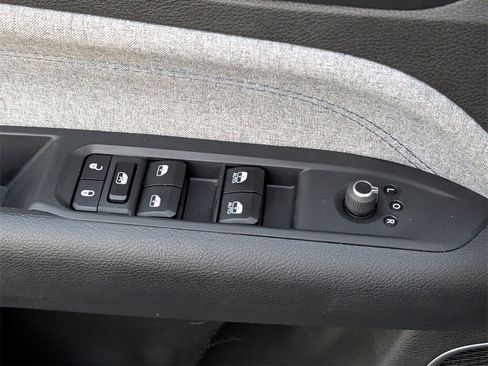 Used 2024 Jeep Compass Latitude image 22