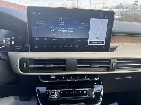 Used 2025 Lincoln Corsair Grand Touring w/ Equipment Group 302A image 14