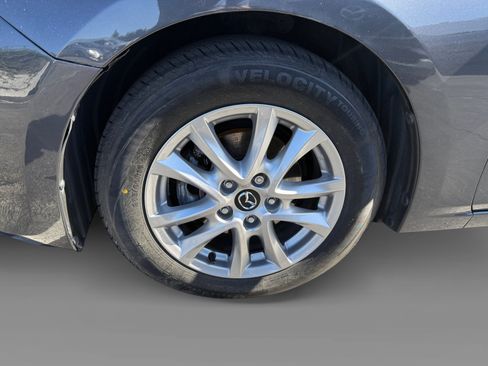 Used 2016 MAZDA MAZDA3 i Touring w/ Popular Equipment Package FWD image 9