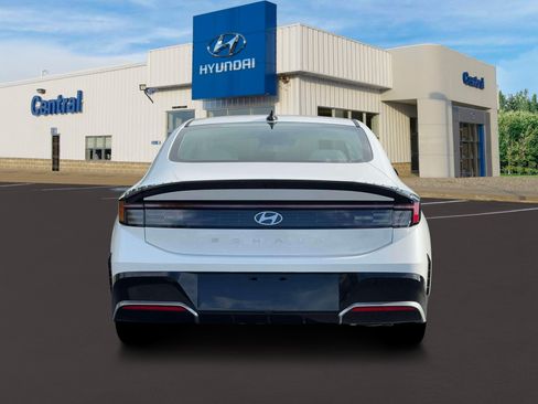 New 2026 Hyundai Sonata SEL FWD image 6