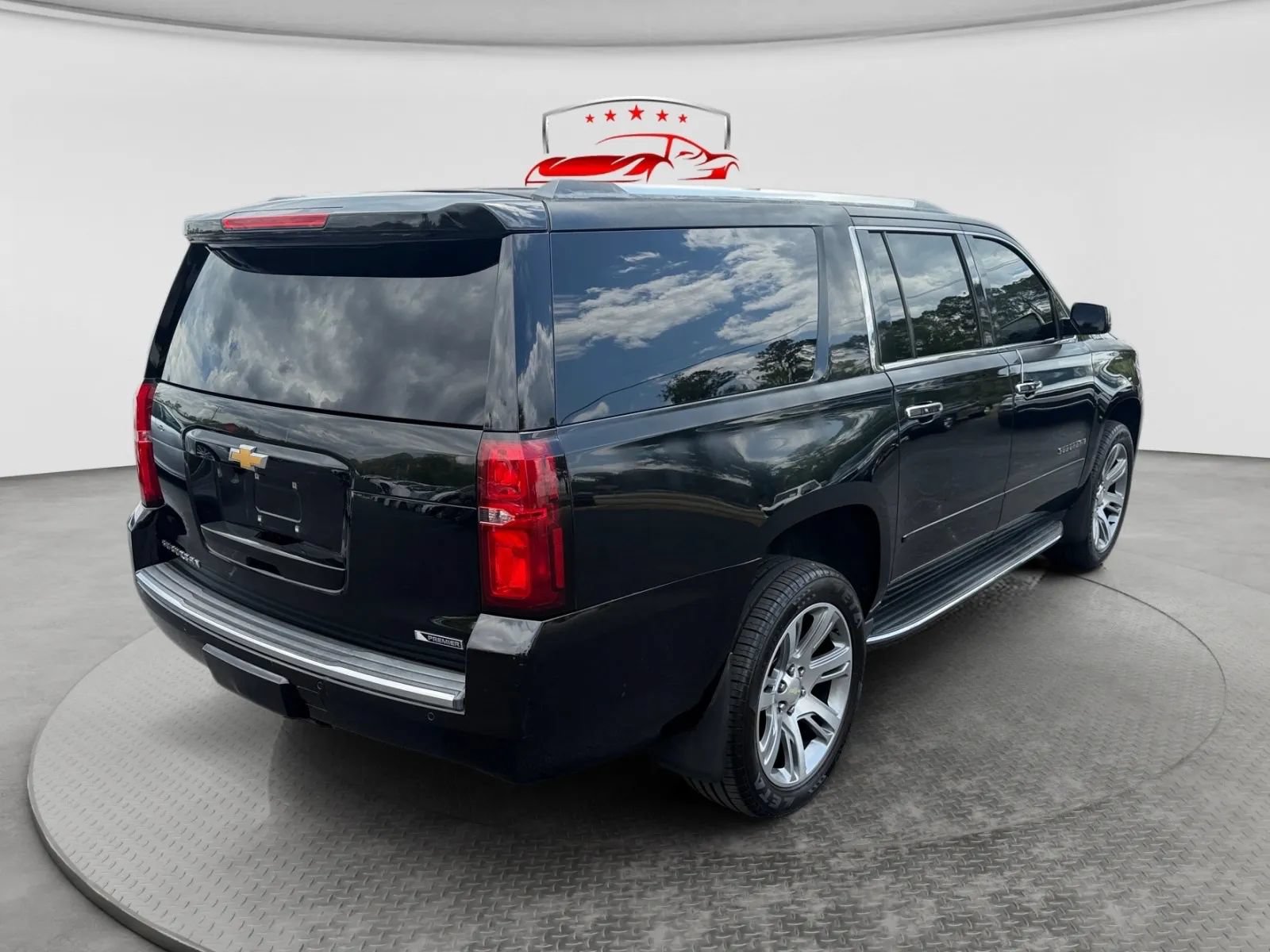 Used 2018 Chevrolet Suburban Premier RWD image 8