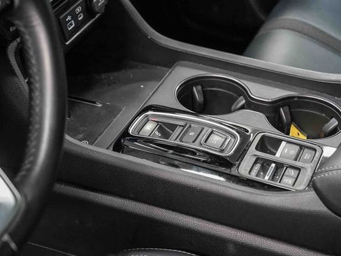 Used 2025 Honda Pilot EX-L image 23