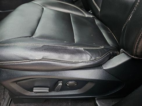 Used 2021 Ford Explorer XLT w/ Equipment Group 202A image 23