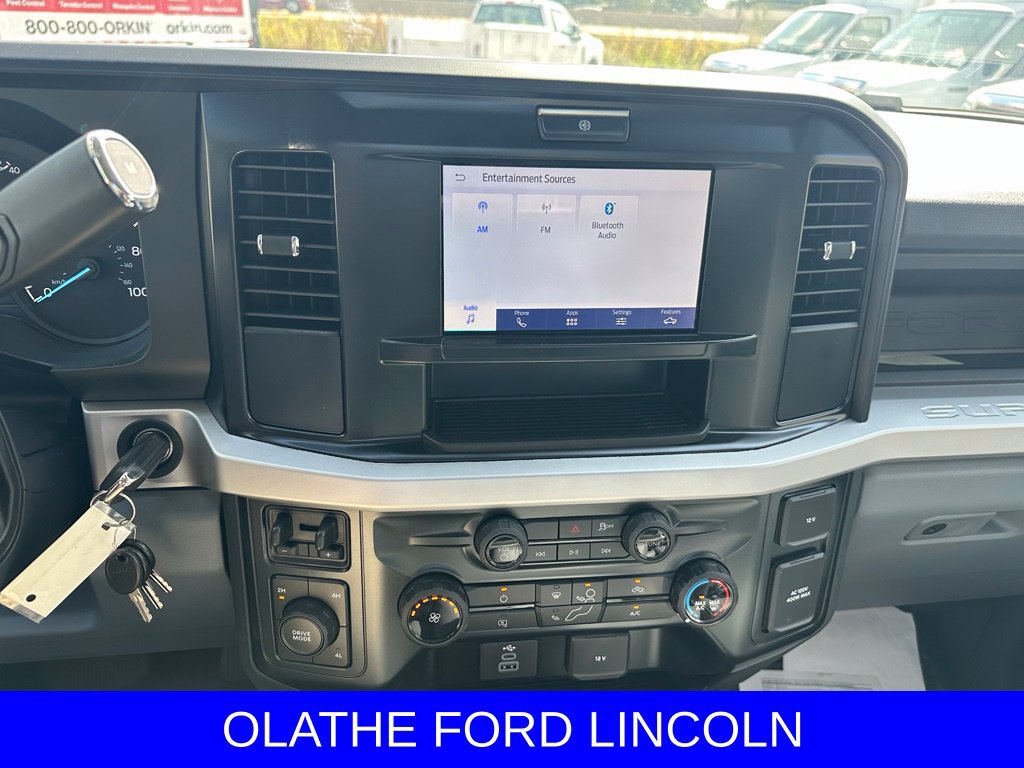New 2025 Ford F550 4x4 Regular Cab Super Duty image 15