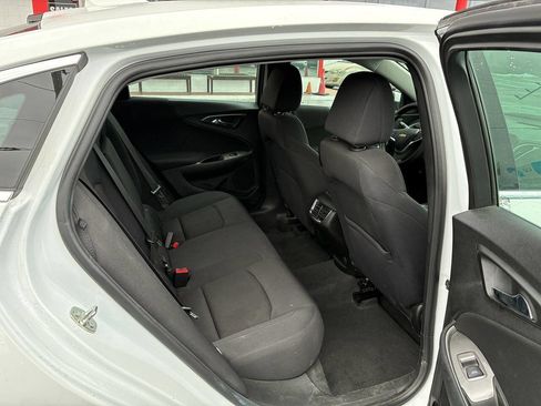 Used 2023 Chevrolet Malibu LT FWD image 2