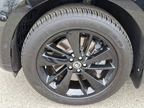 Used 2026 Jaguar F-PACE R-Dynamic S image 9