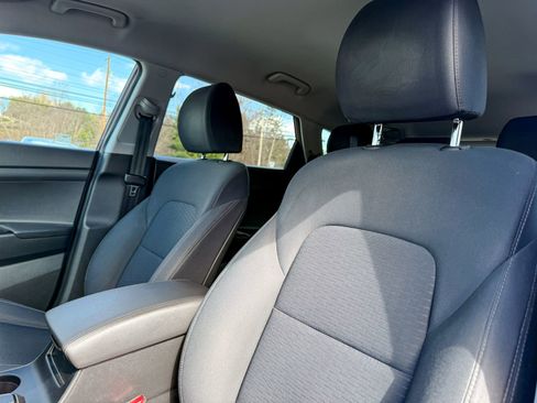 Used 2019 Hyundai Tucson SE image 14