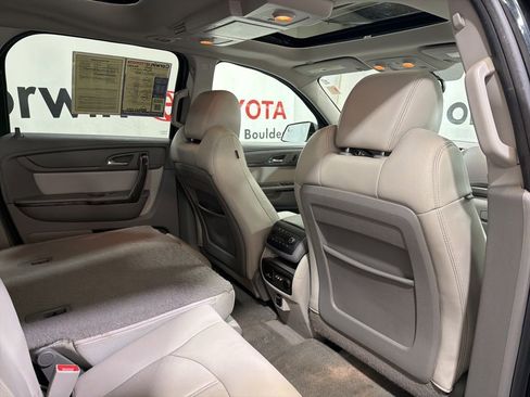 Used 2014 GMC Acadia SLT image 14