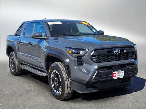 Used 2024 Toyota Tacoma TRD Off-Road image 7