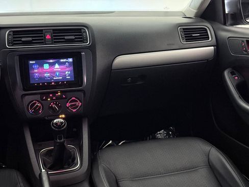 Used 2014 Volkswagen Jetta SE FWD image 27