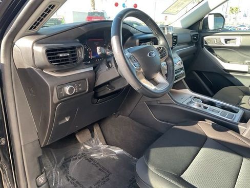 Used 2022 Ford Explorer XLT image 14