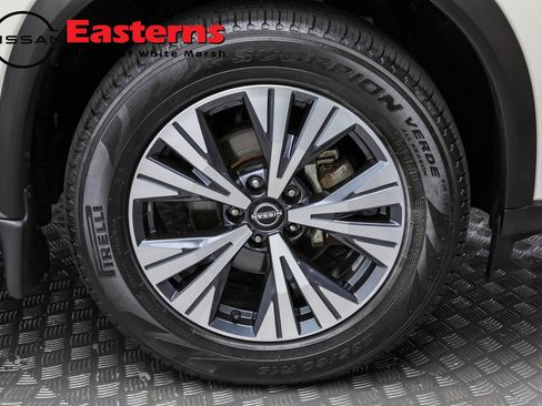 Used 2022 Nissan Rogue SV w/ SV Premium Package image 60