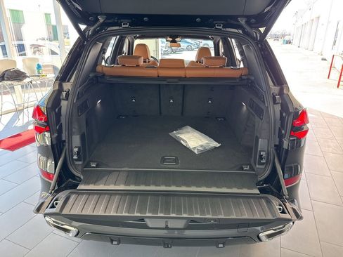 New 2026 BMW X5 xDrive40i w/ M Sport Package AWD/4WD image 9