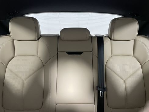 Used 2025 Porsche Macan image 16