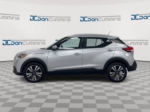 Used 2019 Nissan Kicks SV FWD image 5