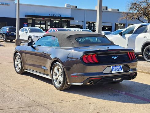 Used 2023 Ford Mustang Convertible image 5