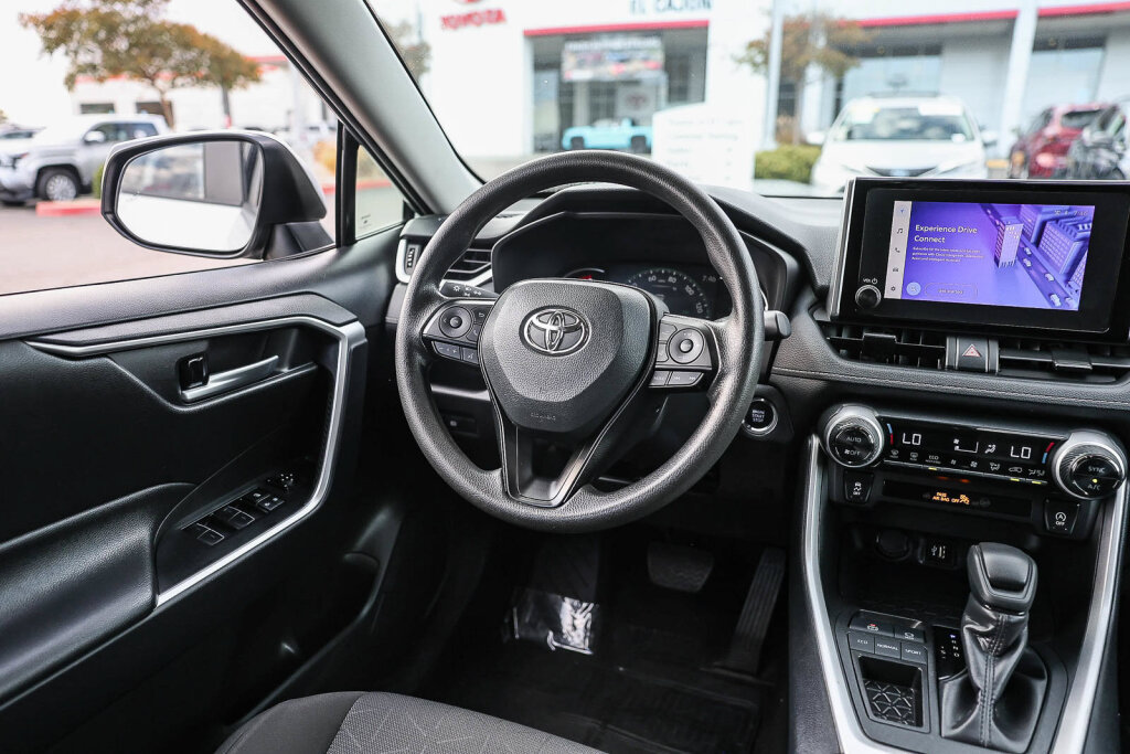 Certified 2025 Toyota RAV4 XLE FWD image 8