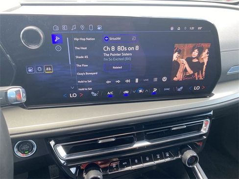 Certified 2025 Chevrolet Traverse LT image 11