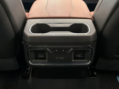 Used 2025 GMC Sierra 1500 Denali Ultimate image 39