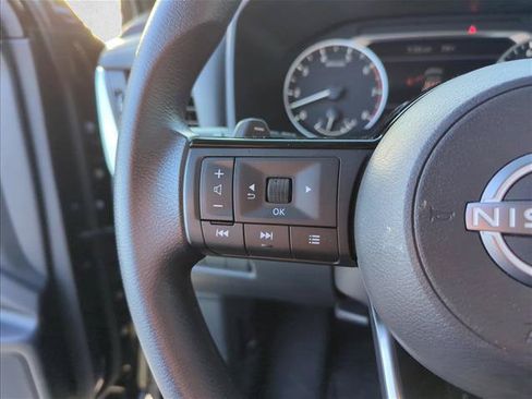 Used 2023 Nissan Rogue SV FWD image 17