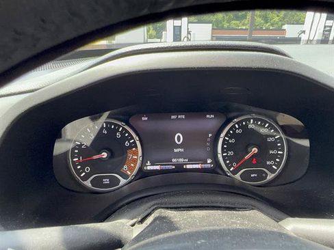 Used 2022 Jeep Renegade Limited w/ Sun, Sound & Wheels Group AWD/4WD image 11