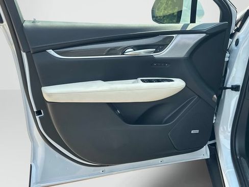 New 2026 Cadillac XT5 Sportv w/ LPO, Premium Carpet Package AWD/4WD image 8