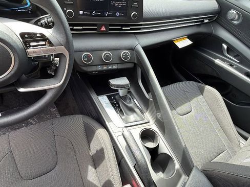 New 2026 Hyundai Elantra SE image 27