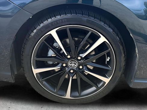 Used 2019 Toyota Camry XSE w/ Navigation Package FWD image 11
