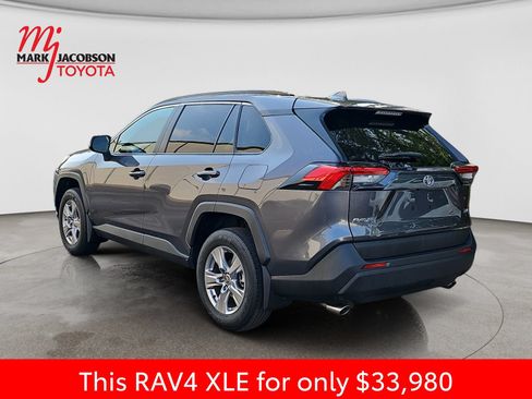 Used 2025 Toyota RAV4 XLE FWD image 14