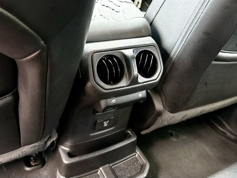 Used 2023 Jeep Wrangler Unlimited Sahara AWD/4WD image 28
