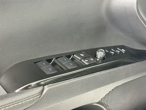 Used 2025 Toyota Camry XLE image 10