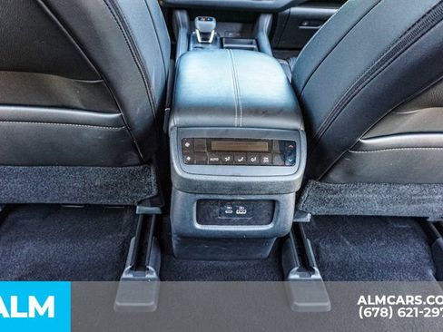 Used 2025 Nissan Pathfinder SL w/ Black Appearance Package FWD image 32
