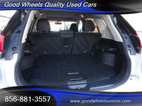 Used 2018 Nissan Rogue SV w/ Sun & Sound Touring Package image 24