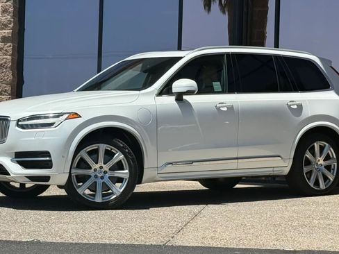 Used 2017 Volvo XC90 T8 Inscription w/ Luxury Package AWD/4WD image 3