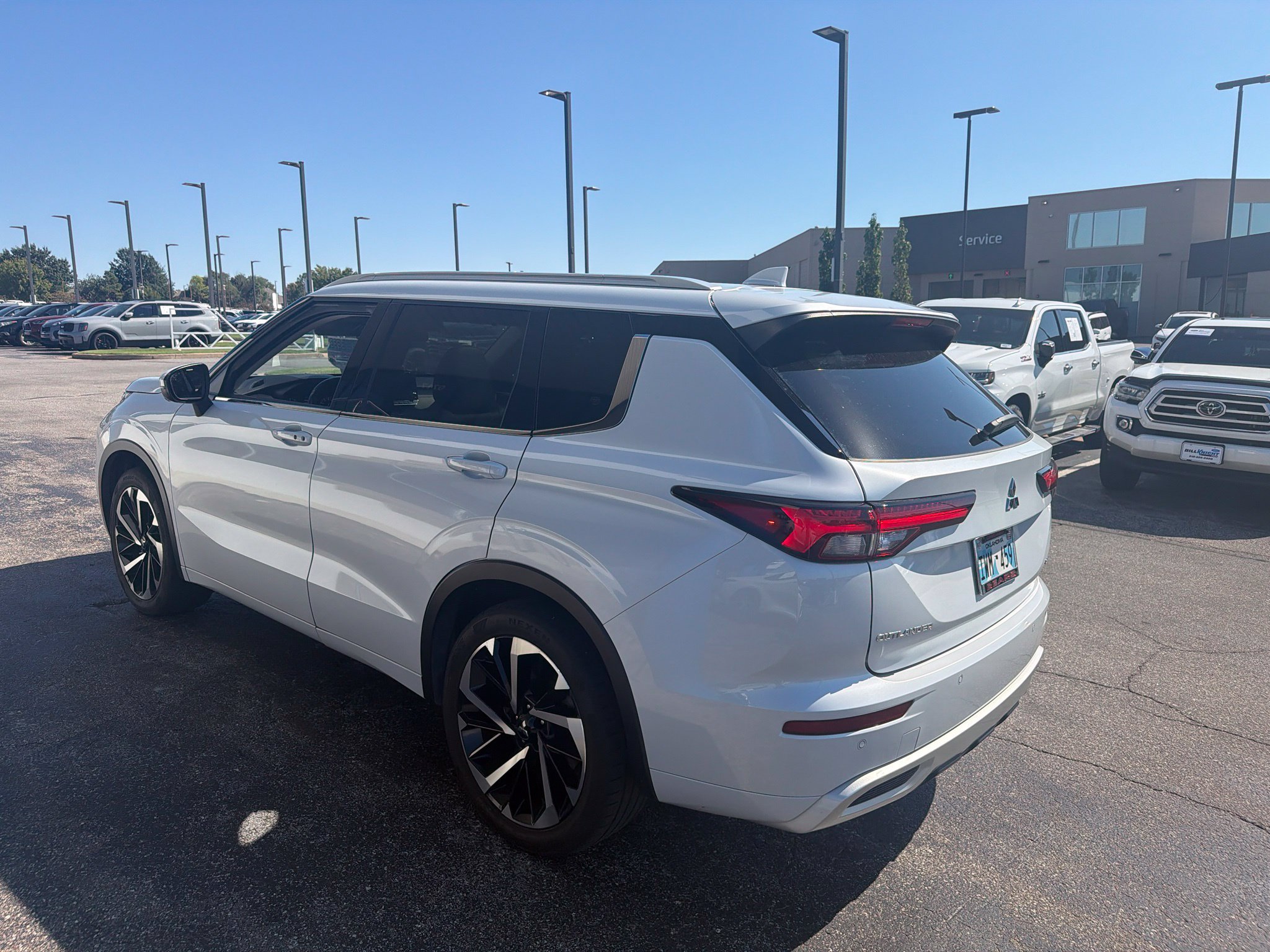Used 2024 Mitsubishi Outlander SEL FWD image 1