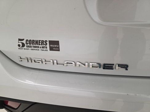 Used 2022 Toyota Highlander LE image 13