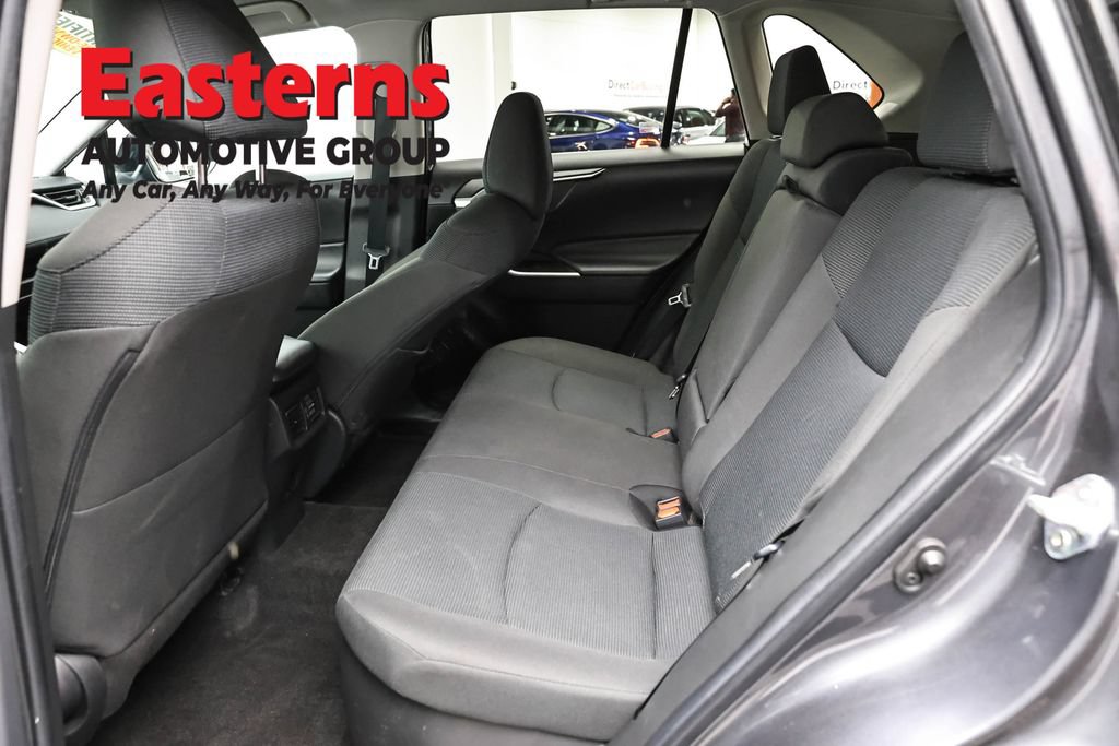 Used 2023 Toyota RAV4 LE AWD/4WD image 21